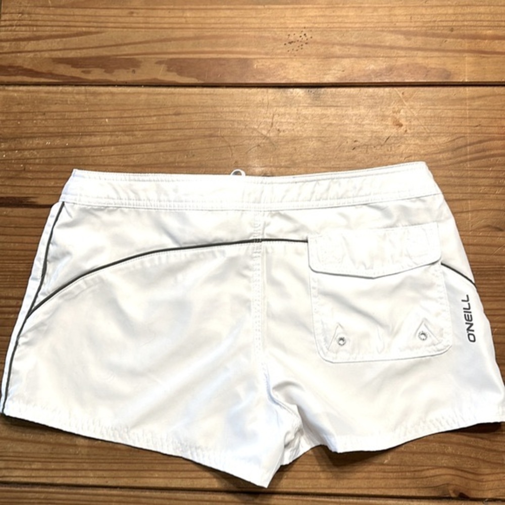 O’Neill Women’s Saltwater Solid Boardshorts 5’’ Inseam. - Picture 2 of 7